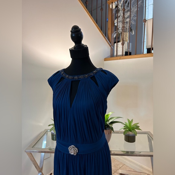 Cobalt Glamour Gown - Picture 4 of 7